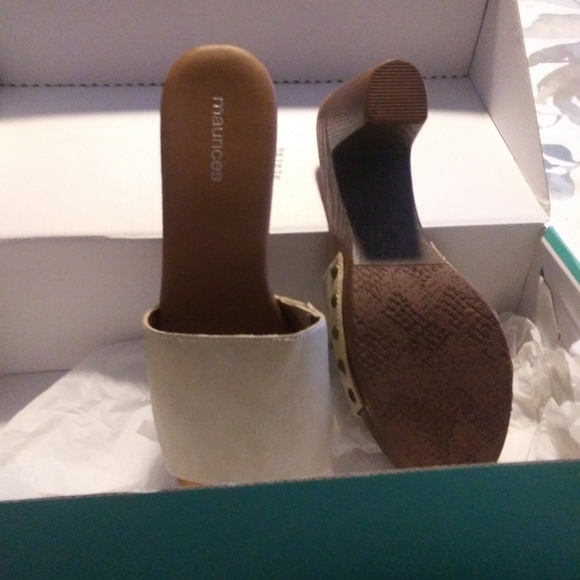 Maurices taupe wood heel open toe shoes - Picture 5 of 7